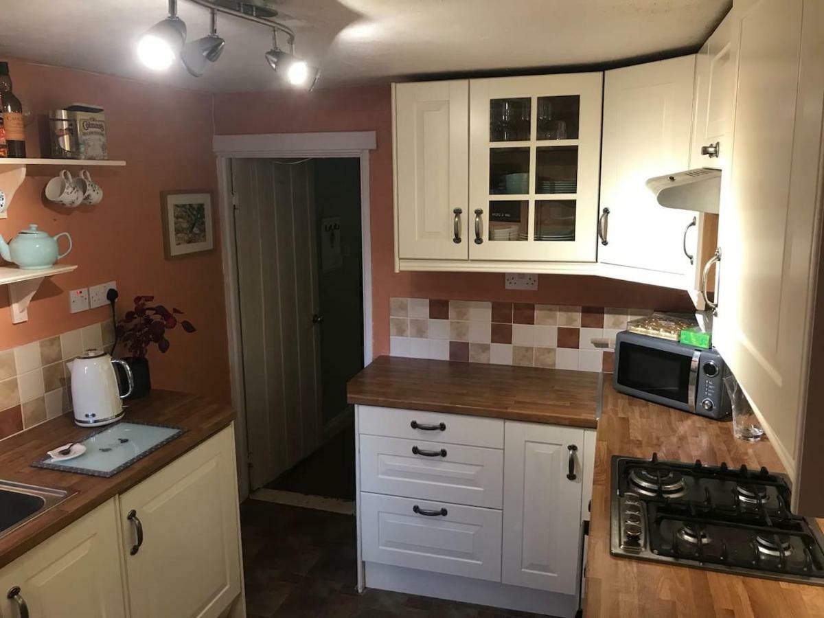 Ham Tree Cottage Trowbridge Exterior photo